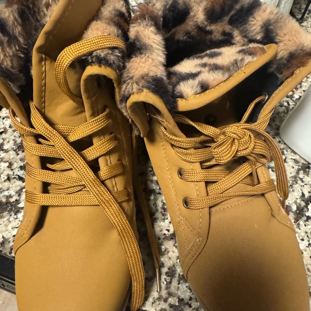 Girl's Tan Fur-Lined Boots